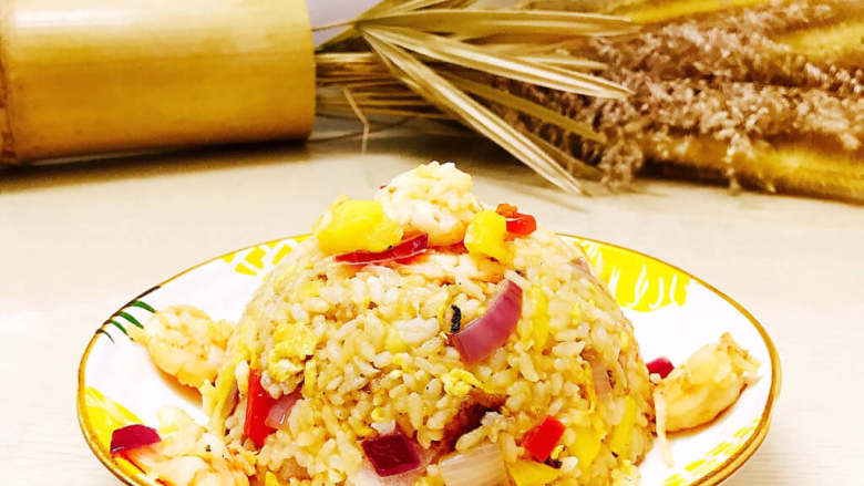 菠萝虾仁炒饭 