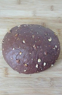 【可可果仁面包卷】 